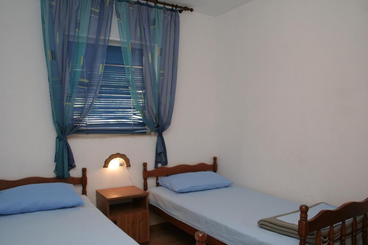 Apartments By The Sea Cove Zarace - Gdinj, Hvar - 4598 Zewnętrze zdjęcie